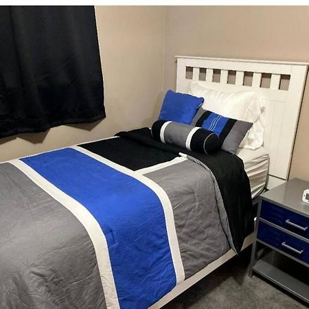 Nice Cozy Family-Sized Home In Quiet Neighborhood Oak Park Εξωτερικό φωτογραφία