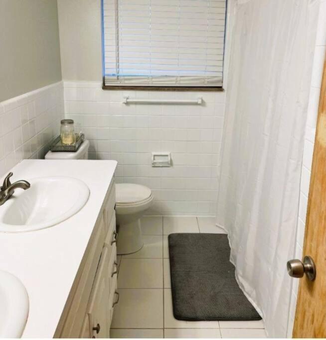 Nice Cozy Family-Sized Home In Quiet Neighborhood Oak Park Εξωτερικό φωτογραφία